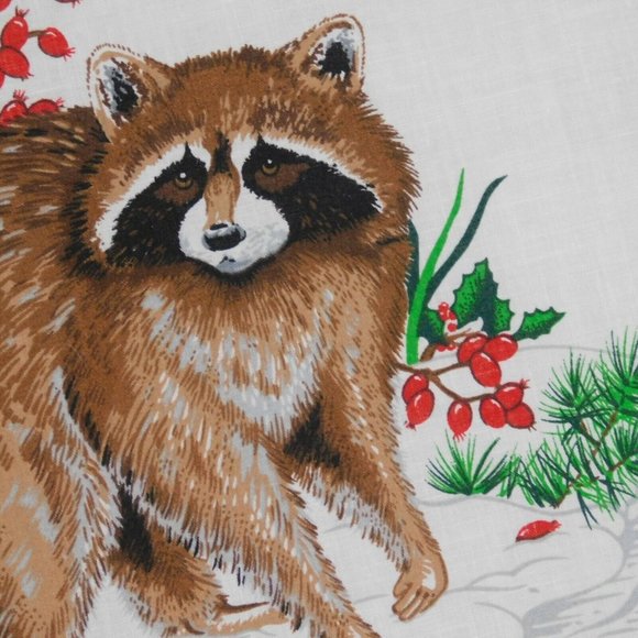 Embroidery Hoop Art Wall Hanging Raccoon Winter Tree Berries Snow Green Oval - Picture 4 of 6